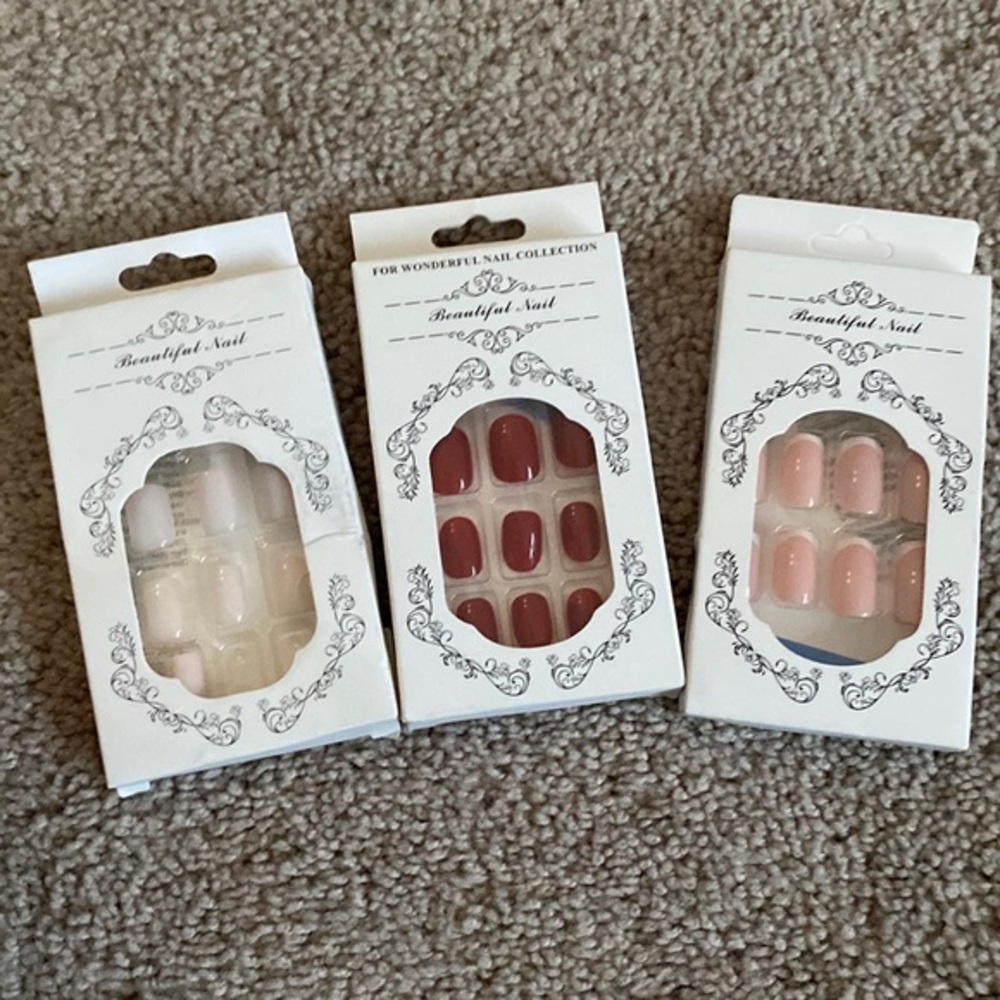 3 different press‎ on nails easy to use